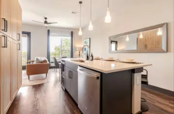 Relaxed 2BR Stay Near Domain & Central Aux - Image 13