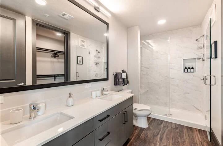 Relaxed 2BR Stay Near Domain & Central Aux - Image 18