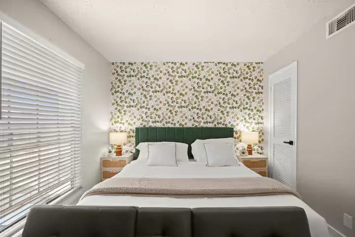 Stylish & Central /Perfect for F1 +Wi-Fi & Parking - Image 7