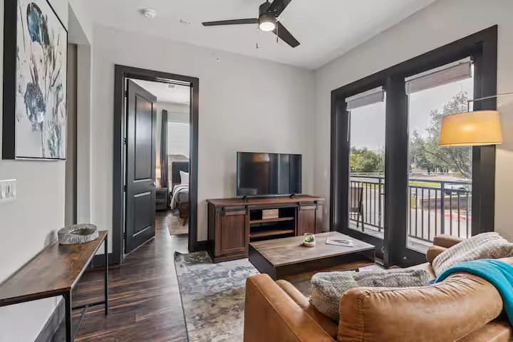 The Domain Spot | Chic & Central in North ATX - Image 4